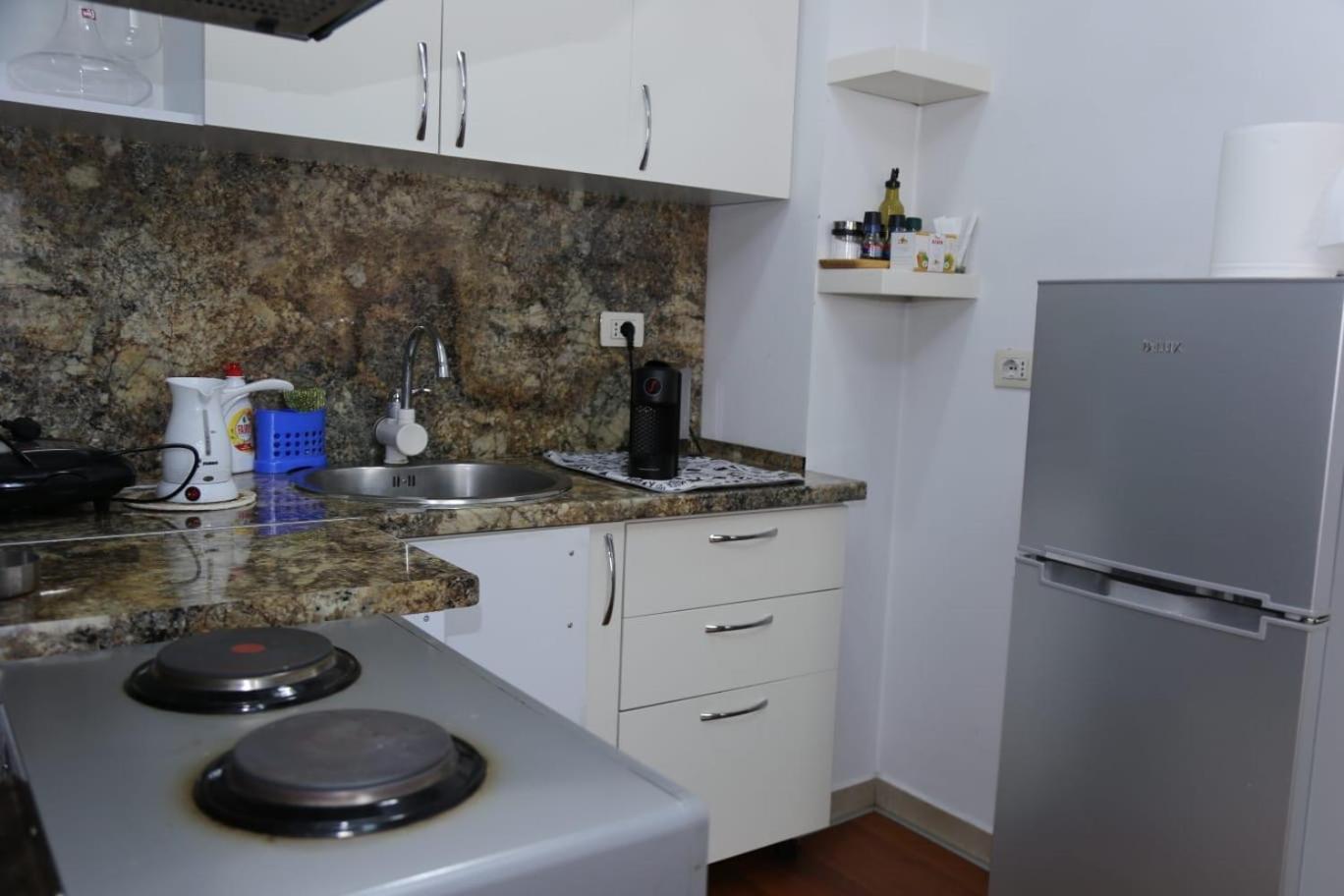 Ergi'S Host Apartment Tiranë Eksteriør bilde