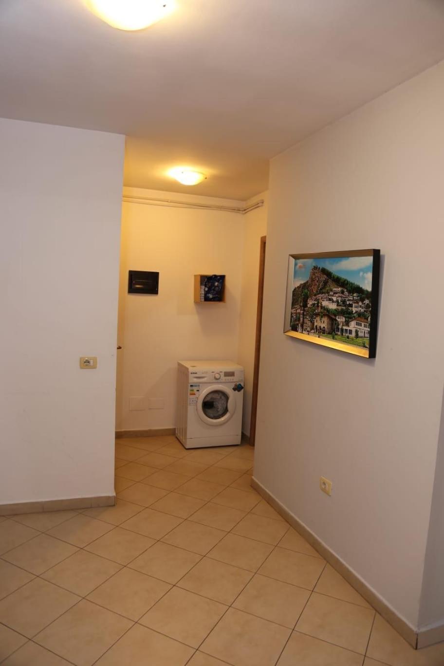 Ergi'S Host Apartment Tiranë Eksteriør bilde